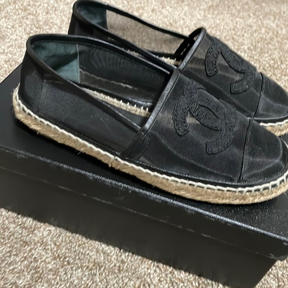 CHANEL Espadrilles in Black - Picture 2 of 9